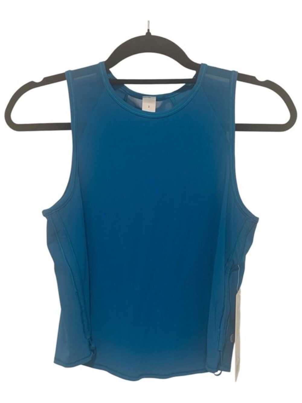 27. NWT Lululemon sculpt cropped tank cinch Size: 2